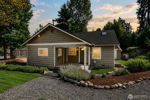 8183 Ne 165th Street, Kenmore, WA, 98028 | Card Image
