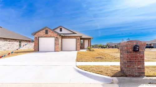 305 S 26th St, Collinsville, OK, 74021 | Card Image