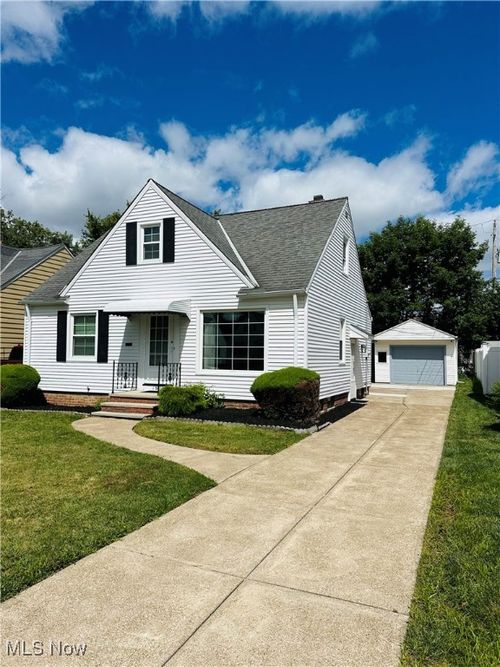 13601 Eastwood Blvd, Garfield Heights, OH, 44125-6046 | Card Image