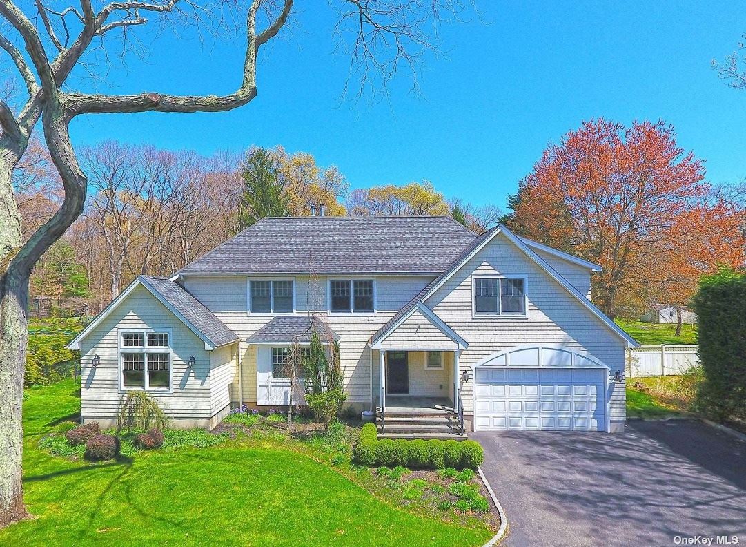 Westminster Ave, Dix Hills, NY 11746