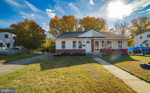 553 E Winona Ave, NORWOOD, PA, 19074-1318 | Card Image