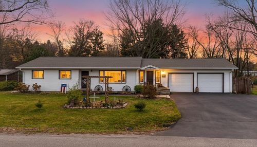 235 School St, AMHERST, WI, 54406-8936 | Card Image