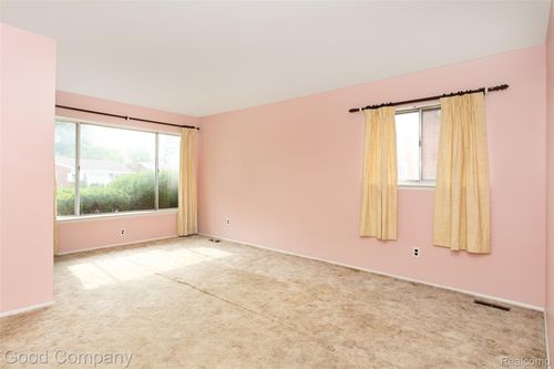 29035 Spoon Ave, Madison Heights, MI, 48071-4433 | Card Image