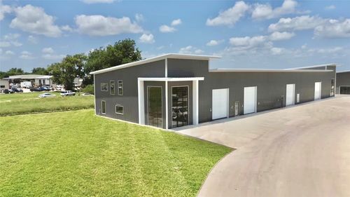 110-210-181 Ninety Four Ln, Taylor, TX, 76574-5699 | Card Image