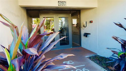 unit-206-4606 W Gray St, TAMPA, FL, 33609-1906 | Card Image