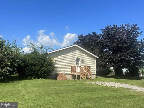 75 Fawn Ave, New Oxford, PA, 17350-9778 | Card Image