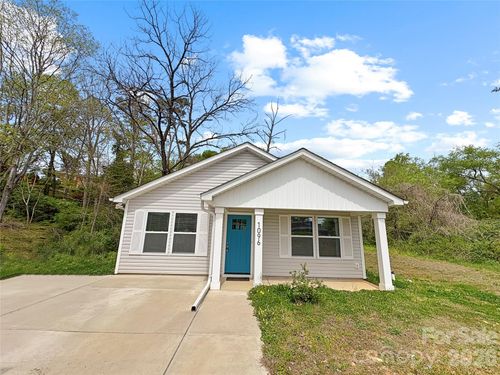 1096 12th Ave Nw, Hickory, NC, 28601-3371 | Card Image