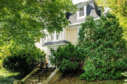apt-2-946 Bay Rd, South Hamilton, MA, 01982-1133 | Card Image