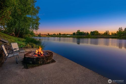 405 Lakeshore Dr, Centralia, WA, 98531-1225 | Card Image