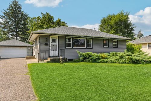4601 Winchester Ln, Brooklyn Center, MN, 55429-1727 | Card Image