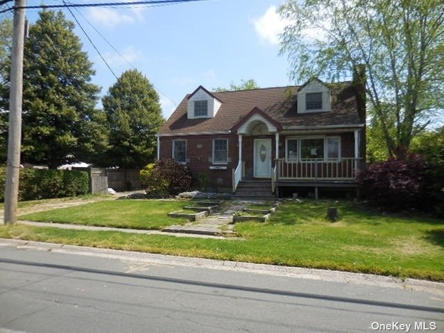 Buena Vista Blvd, Lindenhurst, NY 11757