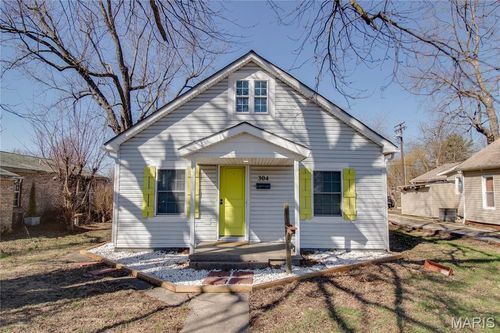 304 Francis St, Gillespie, IL, 62033-1207 | Card Image
