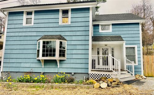2 Ruth Ln, Glenwood Landing, NY, 11547-3017 | Card Image