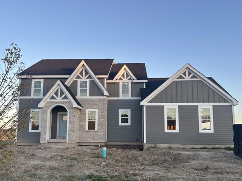 9333 W Cob Dr, MEQUON, WI, 53097 | Card Image