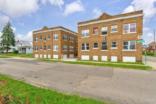 apt-29-2500 Hurlbut St, Detroit, MI, 48214-4023 | Card Image
