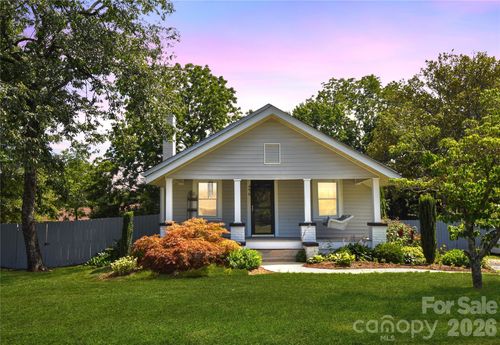 496 14th Ave Ne, Hickory, NC, 28601-2040 | Card Image