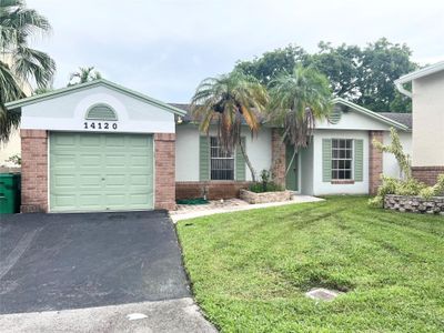 14120 Langley Pl, House other with 3 bedrooms, 2 bathrooms and null parking in Davie FL | Image 1