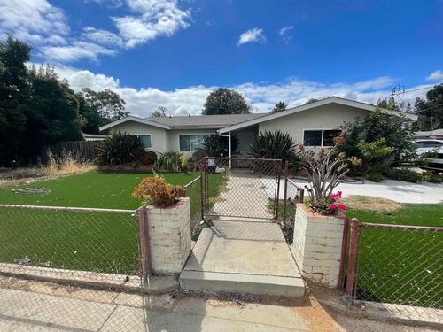 2039 E Washington, Escondido, CA, 92027 | Card Image