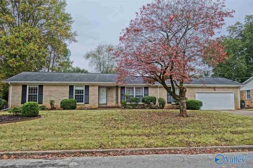 209 Winthrop Dr Sw, Huntsville, AL, 35801-3419 | Card Image