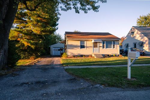 318 Charlotte St, Bucyrus, OH, 44820-3208 | Card Image