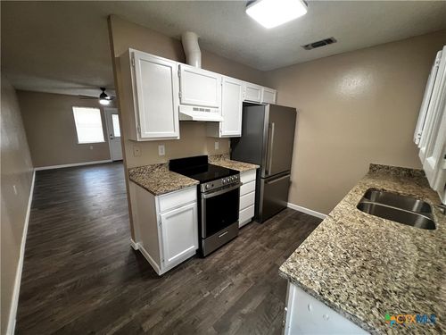 apt-j6-301 Rockwood Dr, Wimberley, TX, 78676-5038 | Card Image