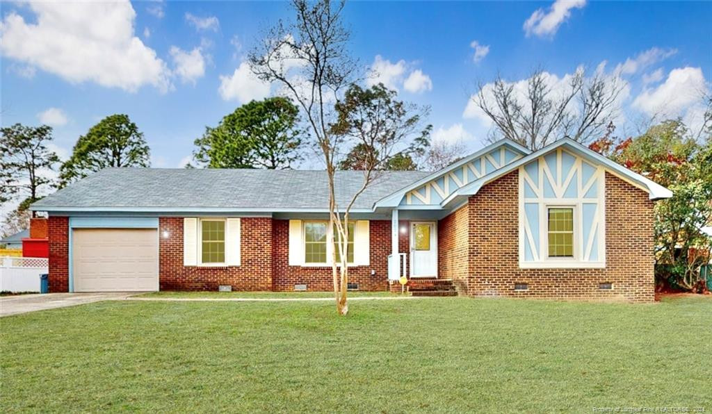 Blackfriars Rd, Fayetteville, NC 28304