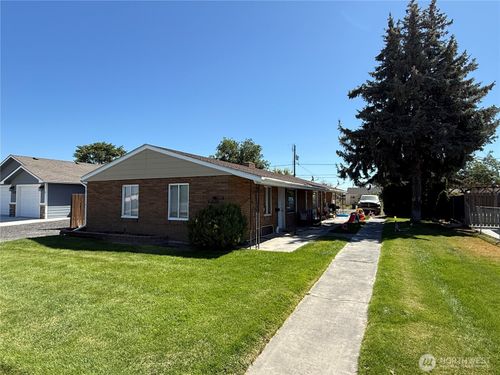 1133-1131 W Ivy Ave, Moses Lake, WA, 98837-2050 | Card Image