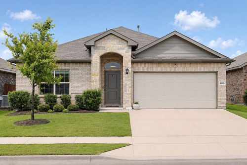 8605 Mirror Lake Dr, Fort Worth, TX, 76179-3155 | Card Image