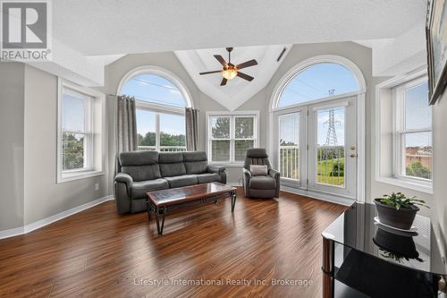 307-208 Silvercreek Pky N, Guelph, ON, N1H8H2 | Card Image