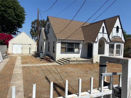 6824 Tyrone Ave, Van Nuys, CA, 91405 | Card Image