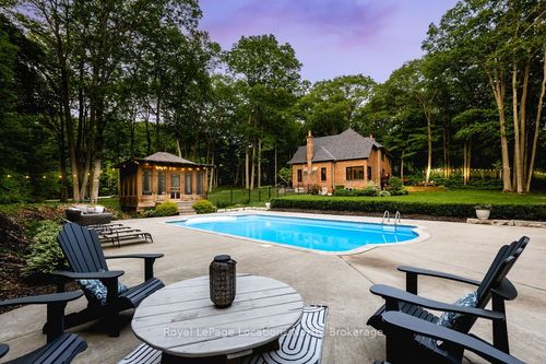 18 Mills Cir, Midhurst, ON, L9X0J7 | Card Image
