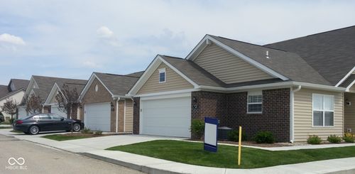 100-11504 Grassy Ct, Fishers, IN, 46037-7582 | Card Image
