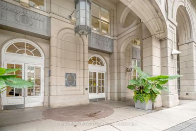 2113 - 25 The Esplanade, Condo with 1 bedrooms, 2 bathrooms and null parking in Toronto ON | Image 3