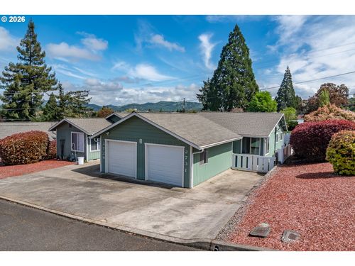 9-2731 W Lorraine Ave, Roseburg, OR, 97471-6801 | Card Image