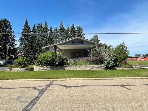 5219 49 St, Eckville, AB, T0M0X0 | Card Image