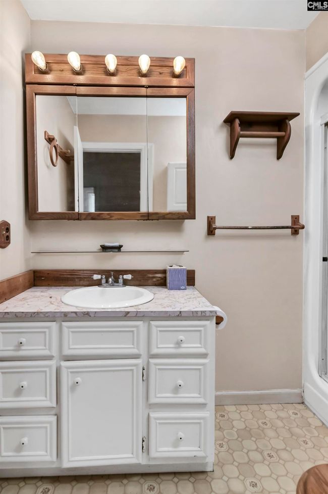 7146 Old State Rd, House other with 5 bedrooms, 2 bathrooms and null parking in St. Matthews SC | Image 9