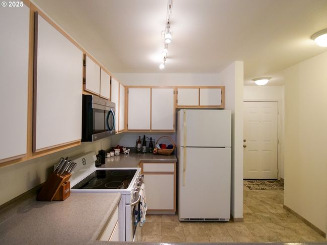B - 5130 Sw Multnomah Blvd, Condo with 2 bedrooms, 2 bathrooms and null parking in Portland OR | Image 10