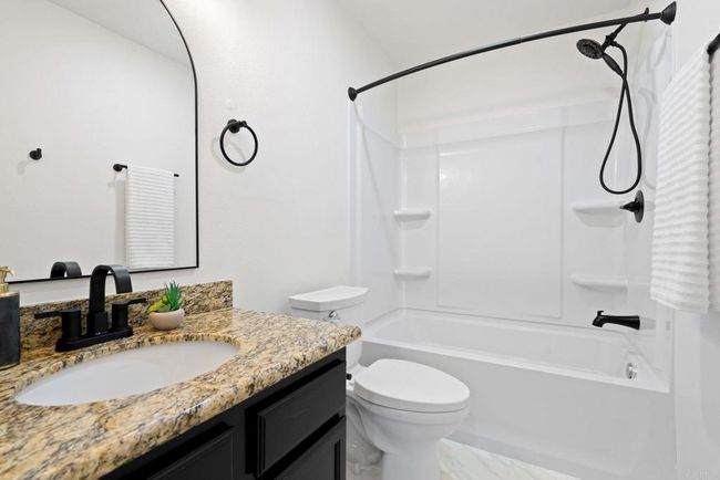 UNIT-215 - 3454 Castle Glen Dr, Condo with 3 bedrooms, 2 bathrooms and 1 parking in San Diego CA | Image 19