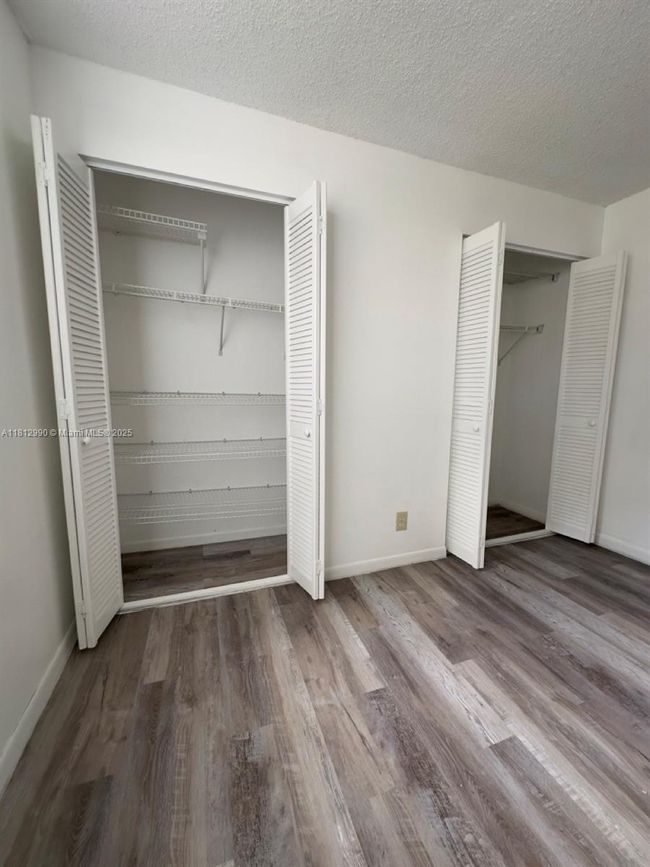 APT-2N - 500 Executive Center Dr, Condo with 2 bedrooms, 2 bathrooms and null parking in West Palm Beach FL | Image 4