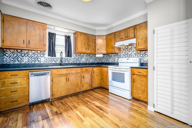 150 W Faust St, House other with 2 bedrooms, 3 bathrooms and null parking in New Braunfels TX | Image 29