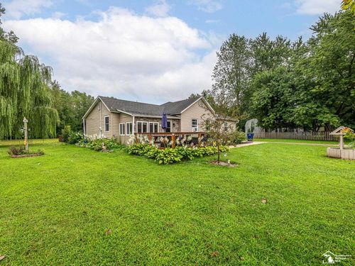 397 N County Line Hwy, Deerfield, MI, 49238-9627 | Card Image