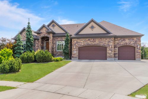 872 Wellington Dr, Kaysville, UT, 84037-9802 | Card Image