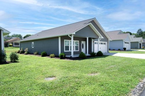 148 Riverwalk Cir, Hayesville, NC, 28904-4406 | Card Image