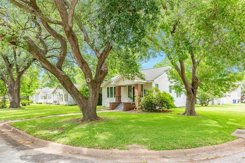 202 10th Ave N, Texas City, TX, 77590-6323 | Card Image