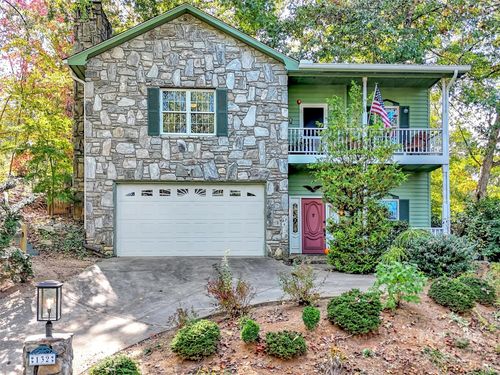 132 Aldersgate Rd, Waynesville, NC, 28786-6400 | Card Image