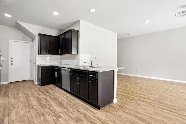 APT-2903 - 516 E Slaughter Ln, Condo with 2 bedrooms, 3 bathrooms and 2 parking in Austin TX | Image 8
