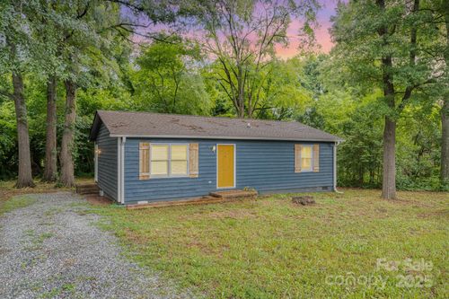 129 Morris Dr, Harrisburg, NC, 28075-9479 | Card Image