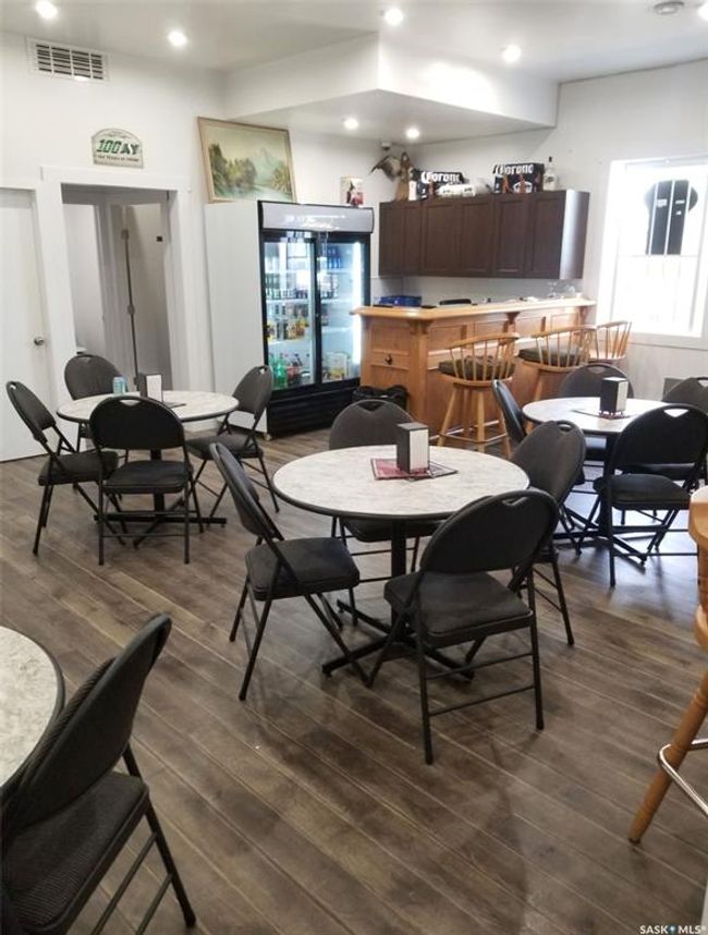 27-seat tavern dining area | Image 7