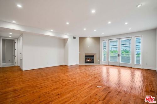 apt-204-1517 S Bentley Ave, Los Angeles, CA, 90025-5687 | Card Image