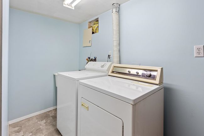 1013 Tuxedo Dr, House other with 4 bedrooms, 2 bathrooms and 3 parking in Port Moody BC | Image 19